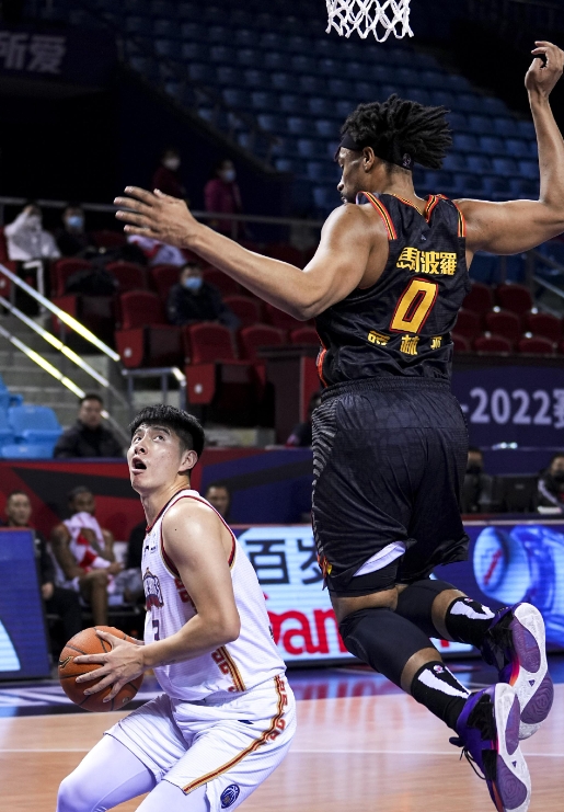 CBA比赛预告：南京同曦宙光vs深圳马可波罗