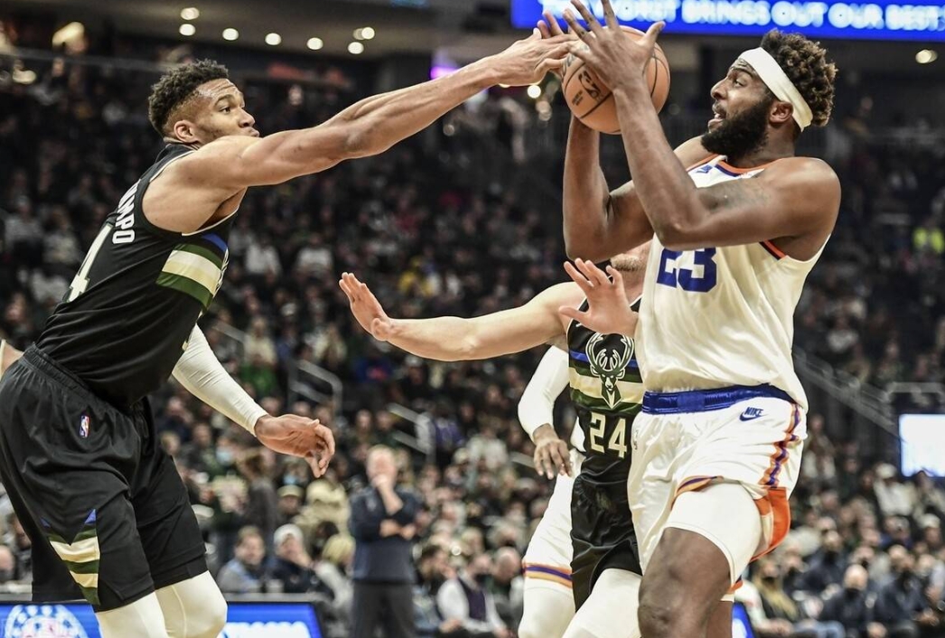火花四溅！密尔沃基雄鹿vs纽约尼克斯