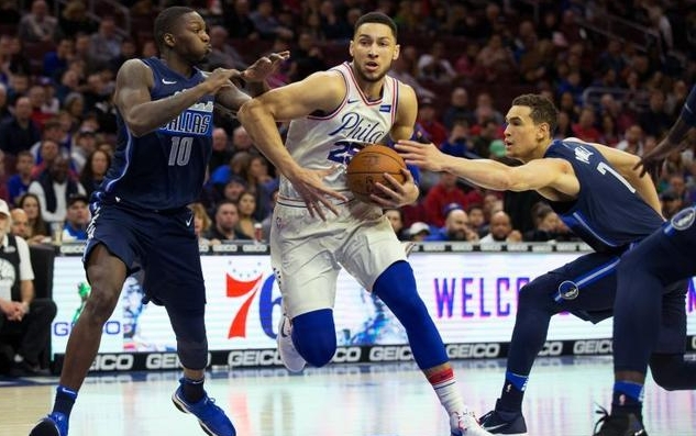 火花四溅！NBA强队对决，俄克拉荷马雷霆挑战费城76人！