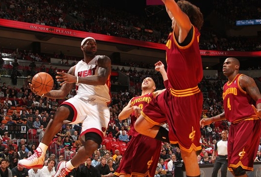 巨星对决！迈阿密热火将迎战克利夫兰骑士，NBA现场直播！