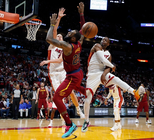巨星对决！迈阿密热火将迎战克利夫兰骑士，NBA现场直播！