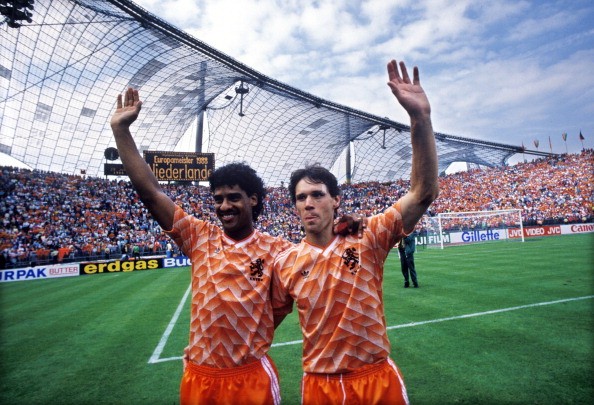 1988年欧洲杯决赛：荷兰对阵苏联——橙色风暴的崛起