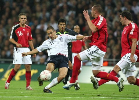 1996年欧洲杯半决赛：英格兰对阵德国——紧张刺激的点球大战