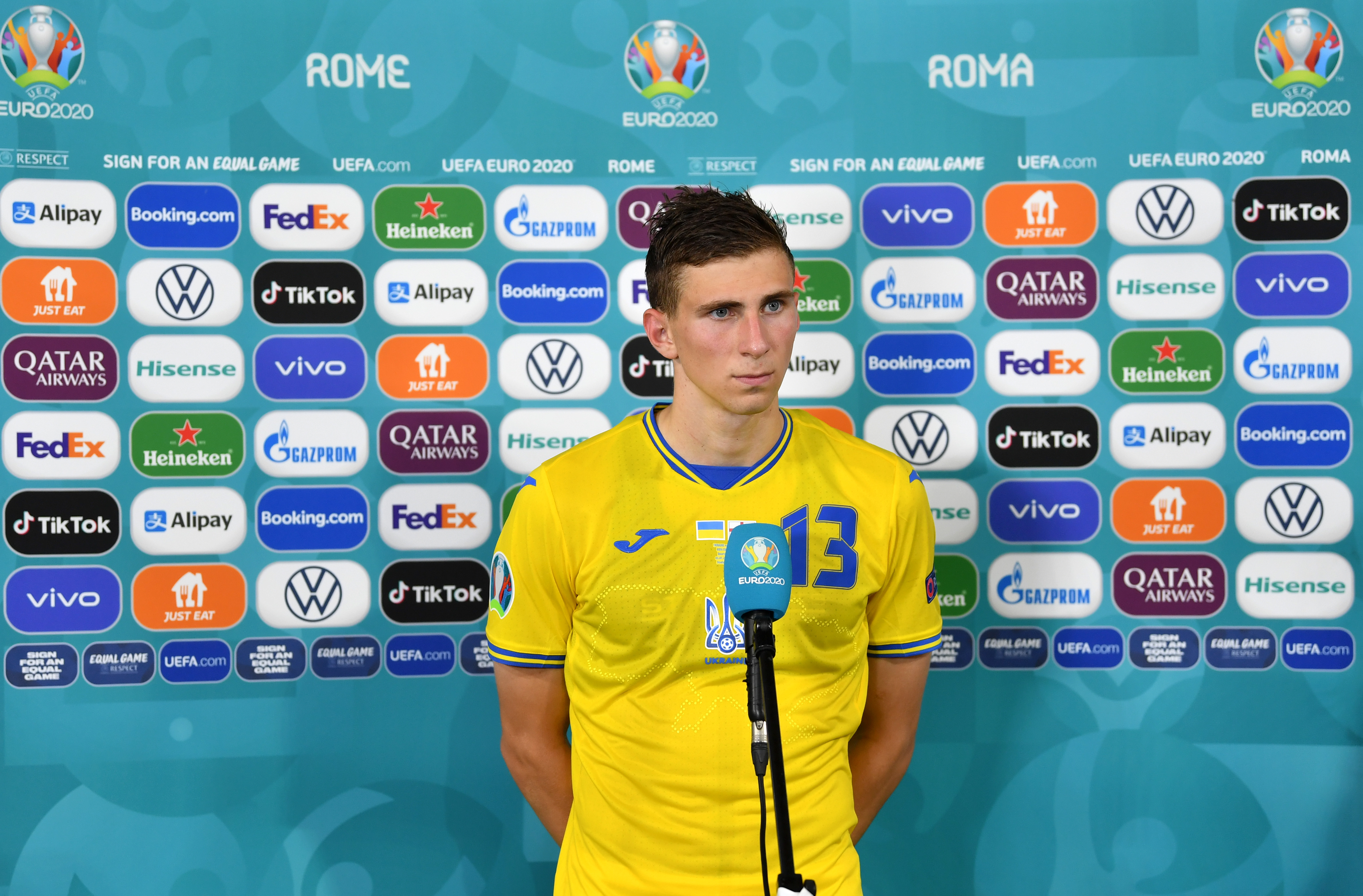 伊利亚·扎巴尼：欧洲杯上的乌克兰后卫新星