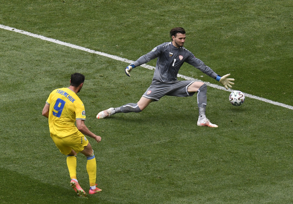 斯托尔·迪米特列夫斯基：欧洲杯的守门英雄