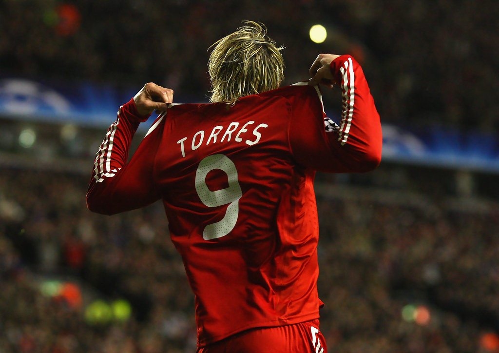 2008年欧洲杯上的费尔南多·托雷斯：西班牙锋线的璀璨之光