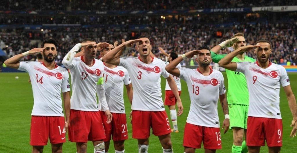 土耳其队：2020年欧洲杯的荣耀与坚韧