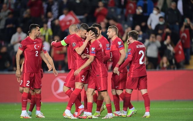 土耳其队：2020年欧洲杯的荣耀与坚韧