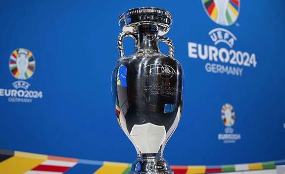 欧洲杯的历史变迁与主办历程