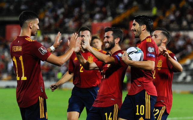 西班牙足球辉煌时刻：2024欧洲杯全胜夺冠，奖金荣耀加冕