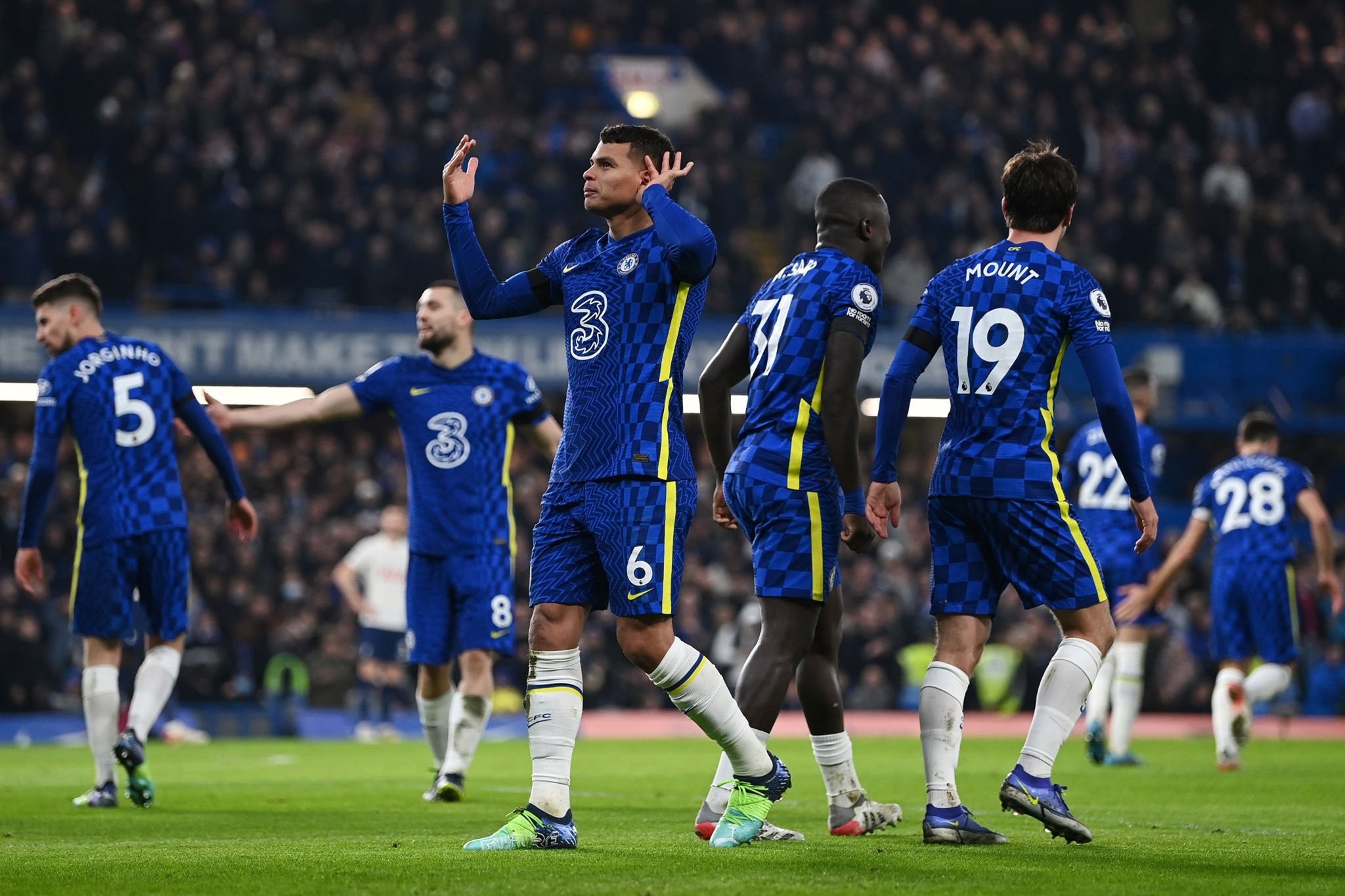 藍(lán)軍風(fēng)暴：切爾西歐冠賽場的青春逆襲