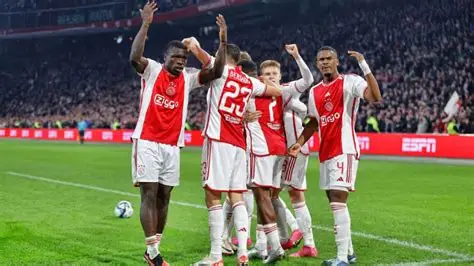 阿賈克斯：歐冠寒冬中的掙扎與沉淪